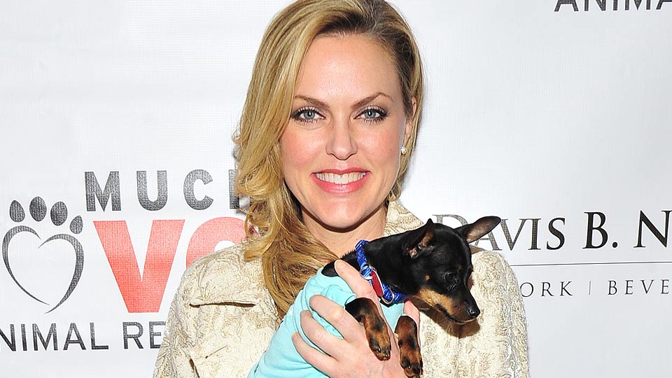 Elaine Hendrix at the “Makeovers for Mutts” gala fundraiser