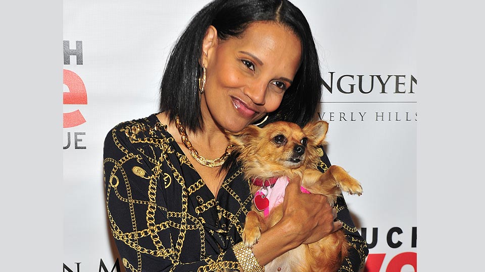 Shari Headley at the “Makeovers for Mutts” gala fundraiser